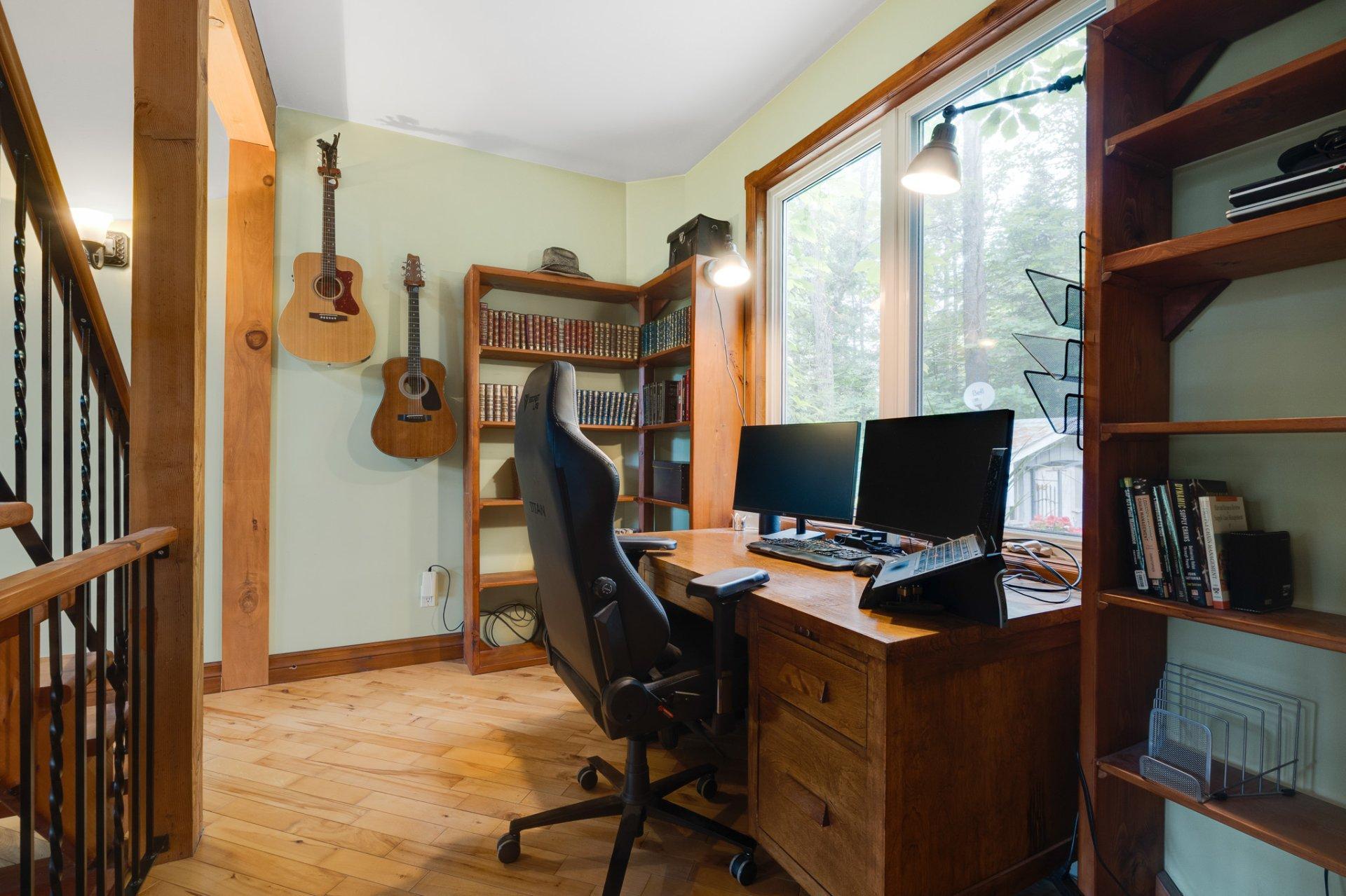 









502


Ch. du Chêne-Rouge

,
Val-des-Monts,




QC
J8N6G1

