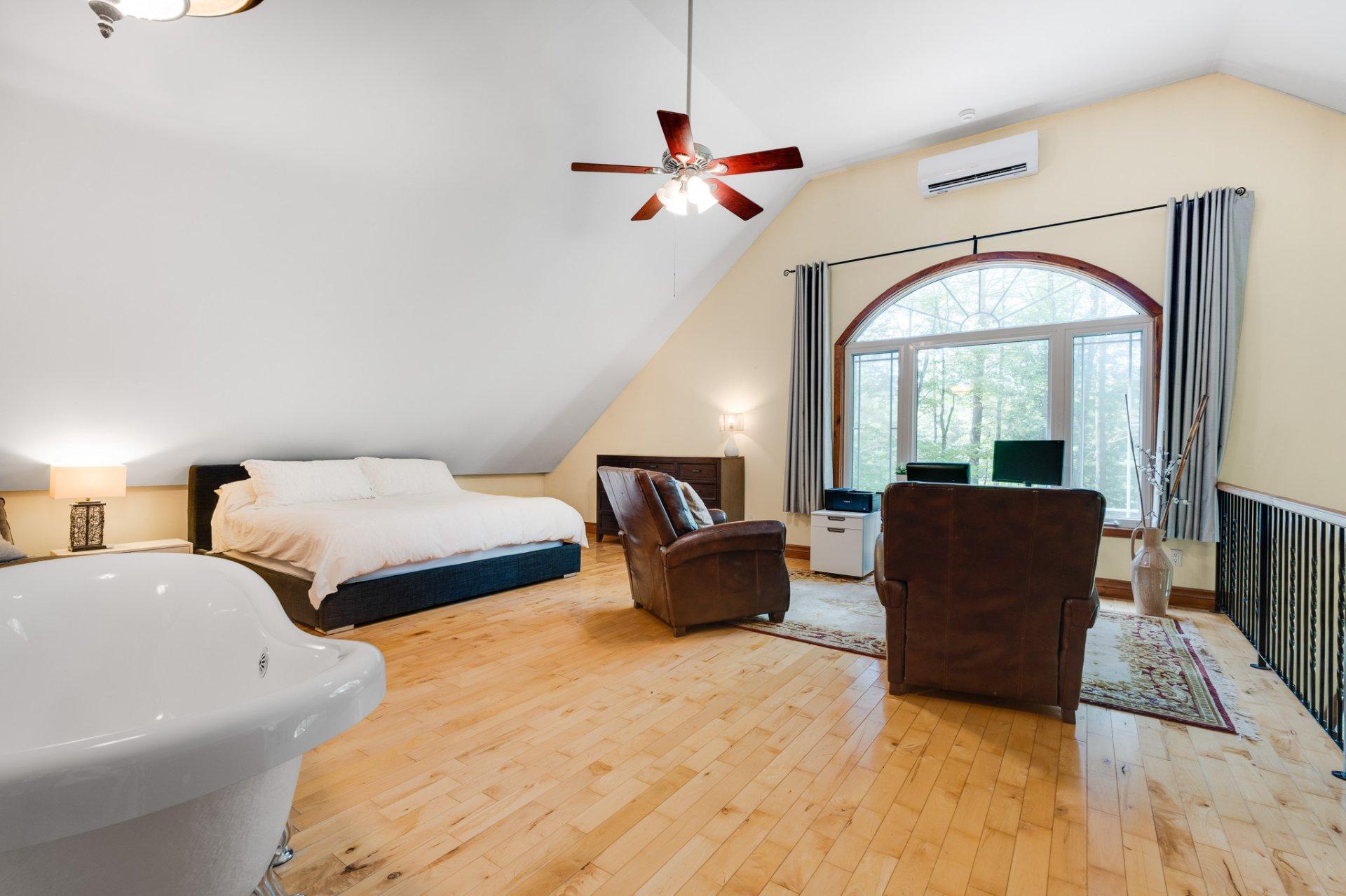 









502


Ch. du Chêne-Rouge

,
Val-des-Monts,




QC
J8N6G1

