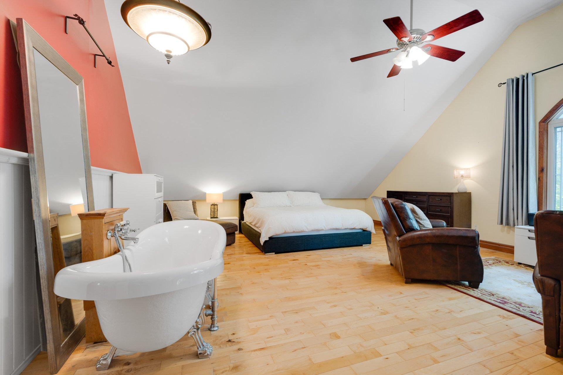 









502


Ch. du Chêne-Rouge

,
Val-des-Monts,




QC
J8N6G1

