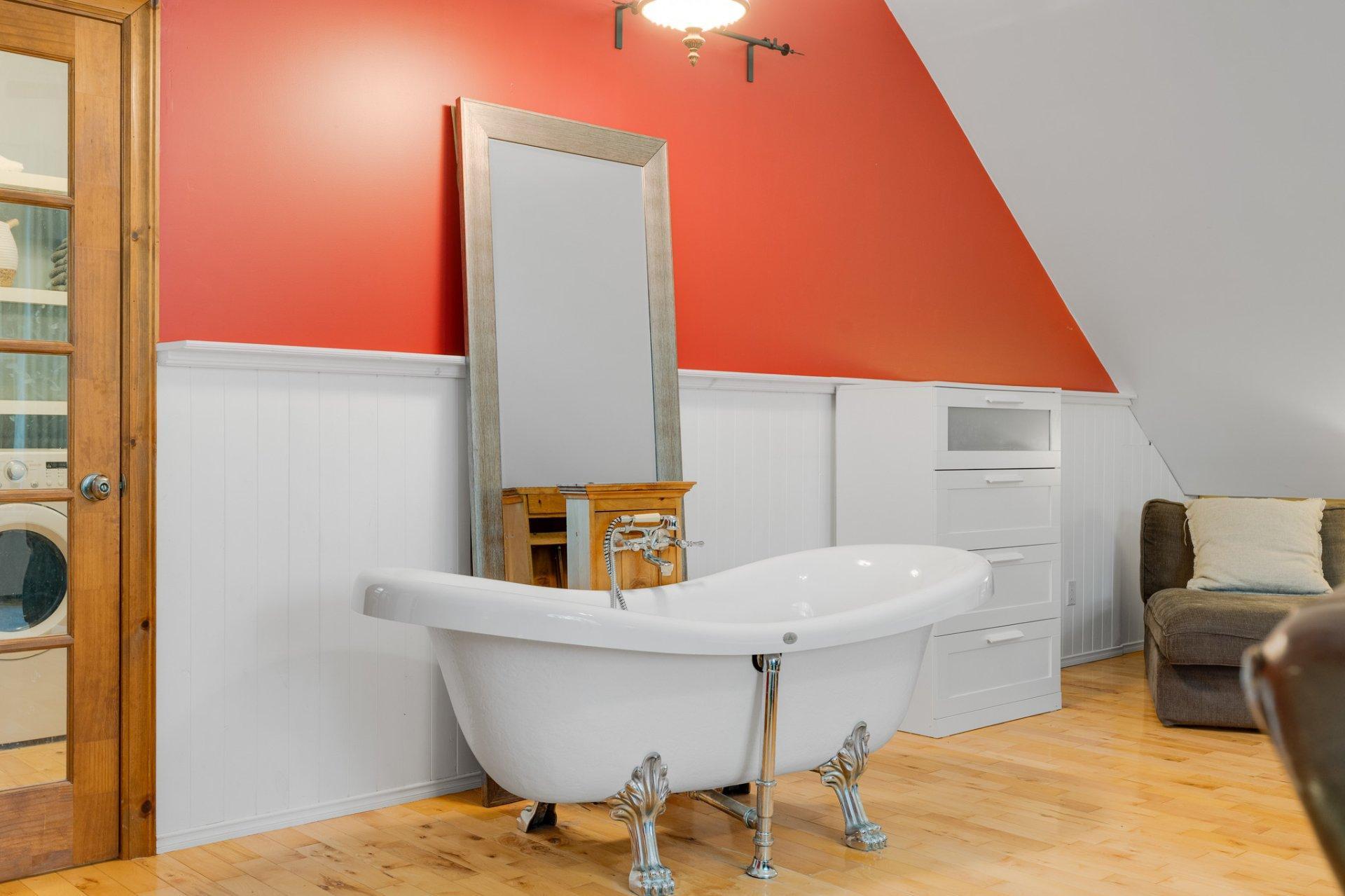 









502


Ch. du Chêne-Rouge

,
Val-des-Monts,




QC
J8N6G1

