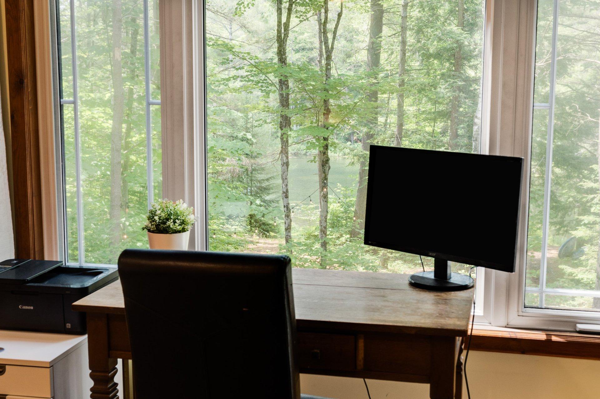 









502


Ch. du Chêne-Rouge

,
Val-des-Monts,




QC
J8N6G1

