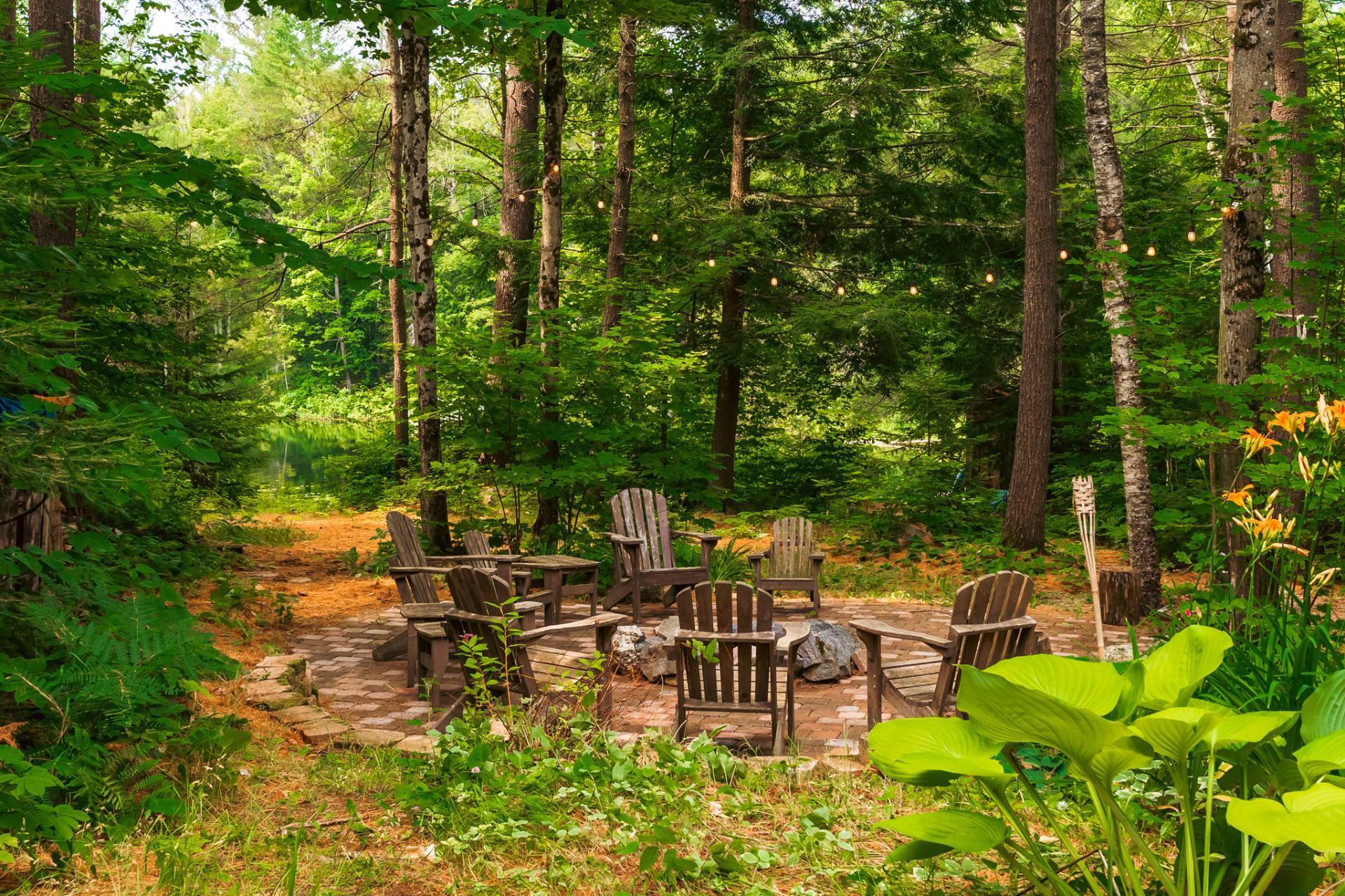 









502


Ch. du Chêne-Rouge

,
Val-des-Monts,




QC
J8N6G1

