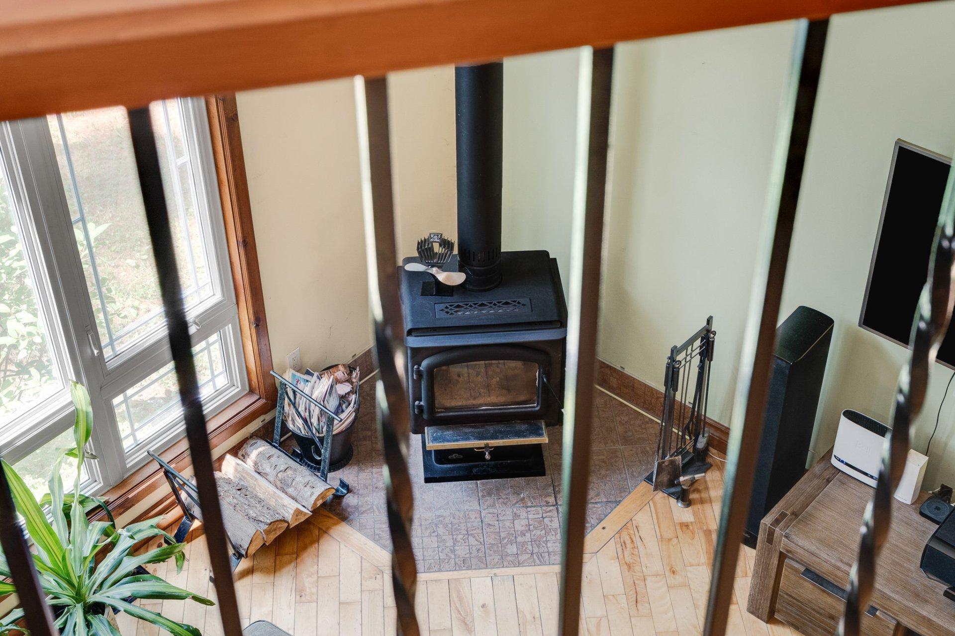 









502


Ch. du Chêne-Rouge

,
Val-des-Monts,




QC
J8N6G1

