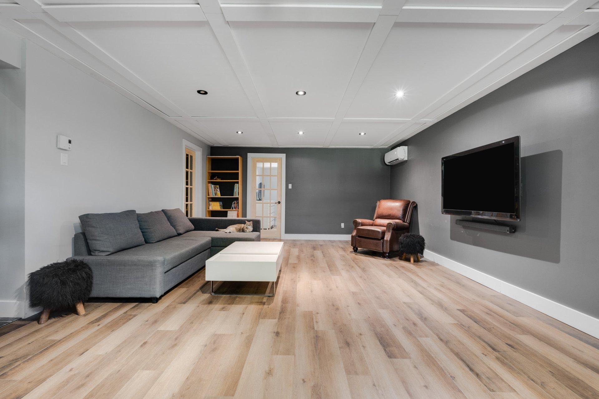 









502


Ch. du Chêne-Rouge

,
Val-des-Monts,




QC
J8N6G1

