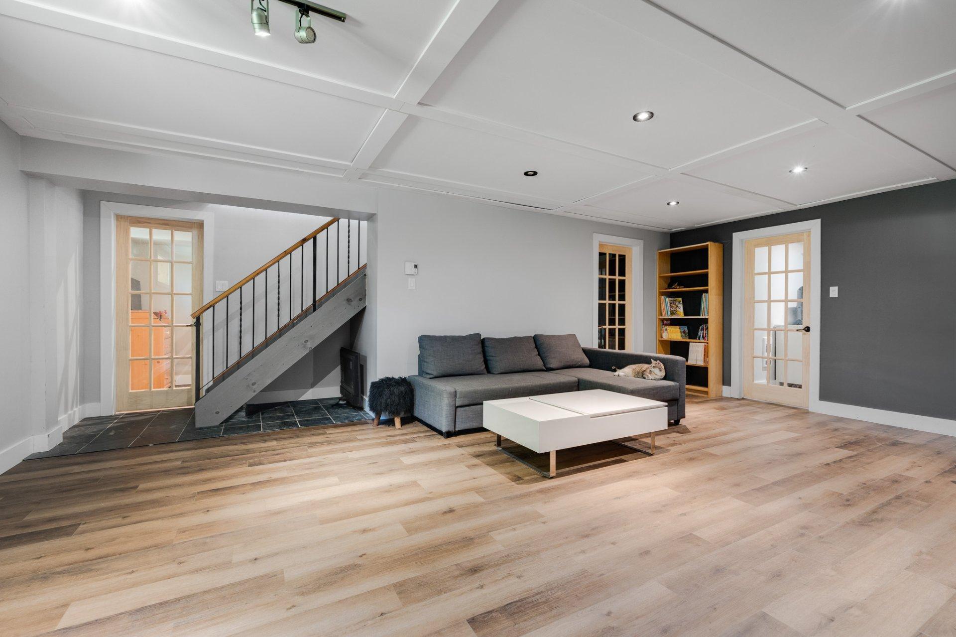 









502


Ch. du Chêne-Rouge

,
Val-des-Monts,




QC
J8N6G1

