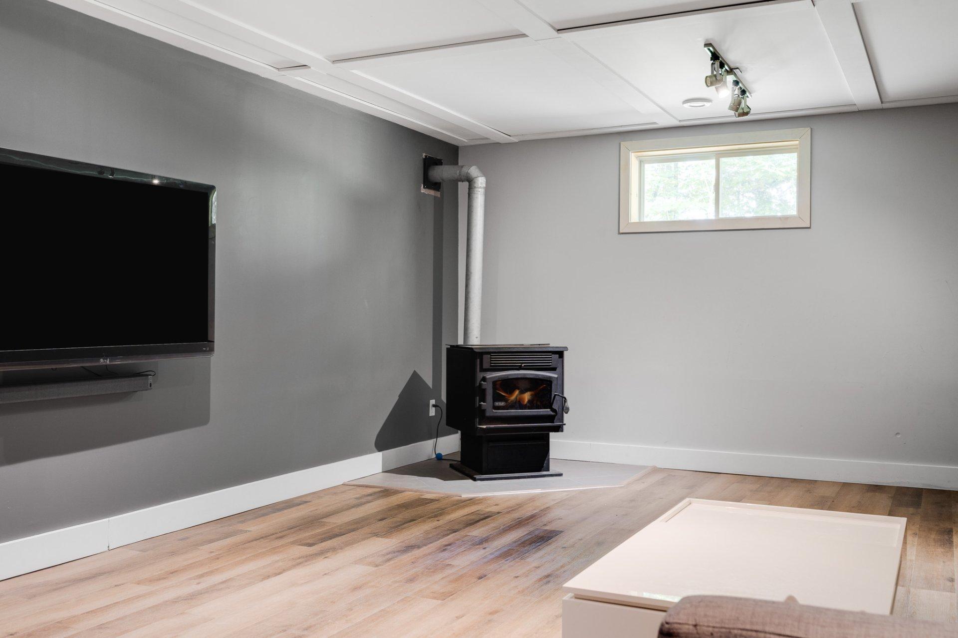 









502


Ch. du Chêne-Rouge

,
Val-des-Monts,




QC
J8N6G1

