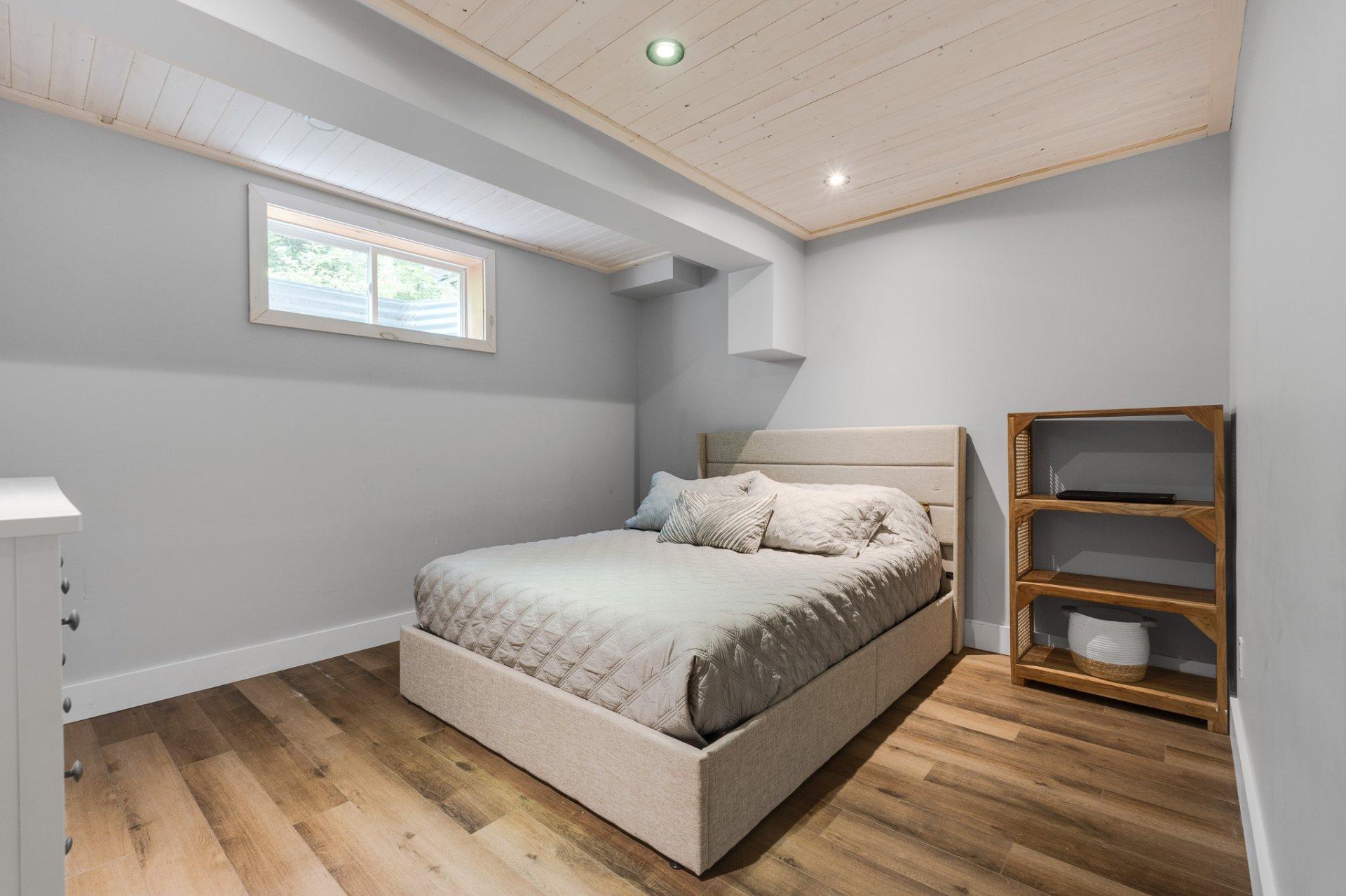 









502


Ch. du Chêne-Rouge

,
Val-des-Monts,




QC
J8N6G1

