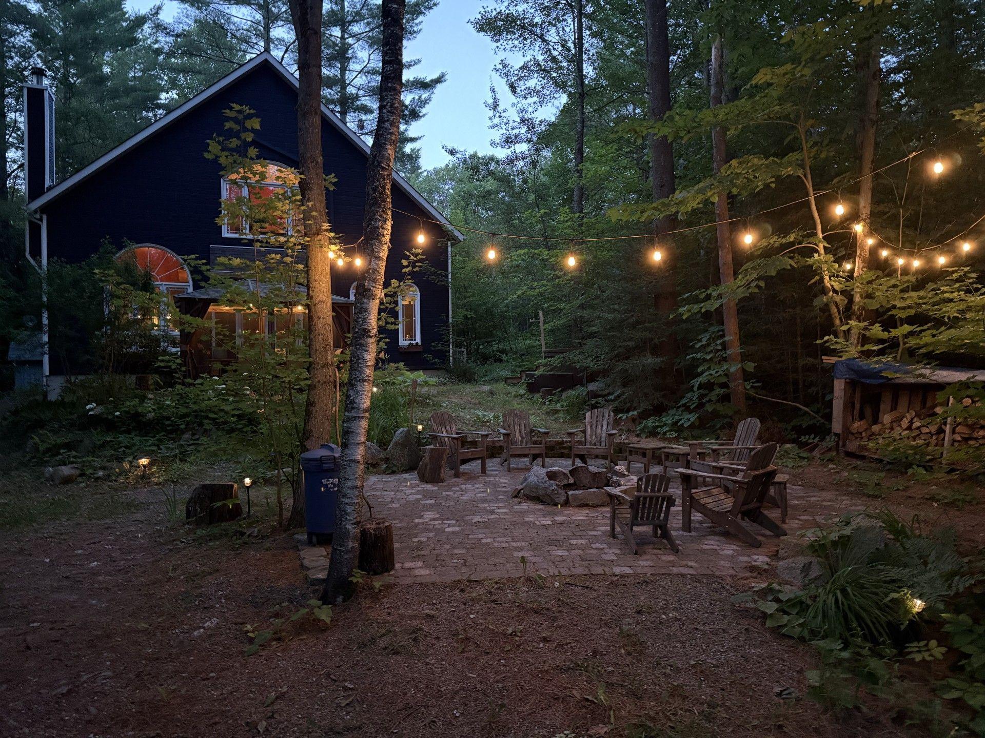 









502


Ch. du Chêne-Rouge

,
Val-des-Monts,




QC
J8N6G1

