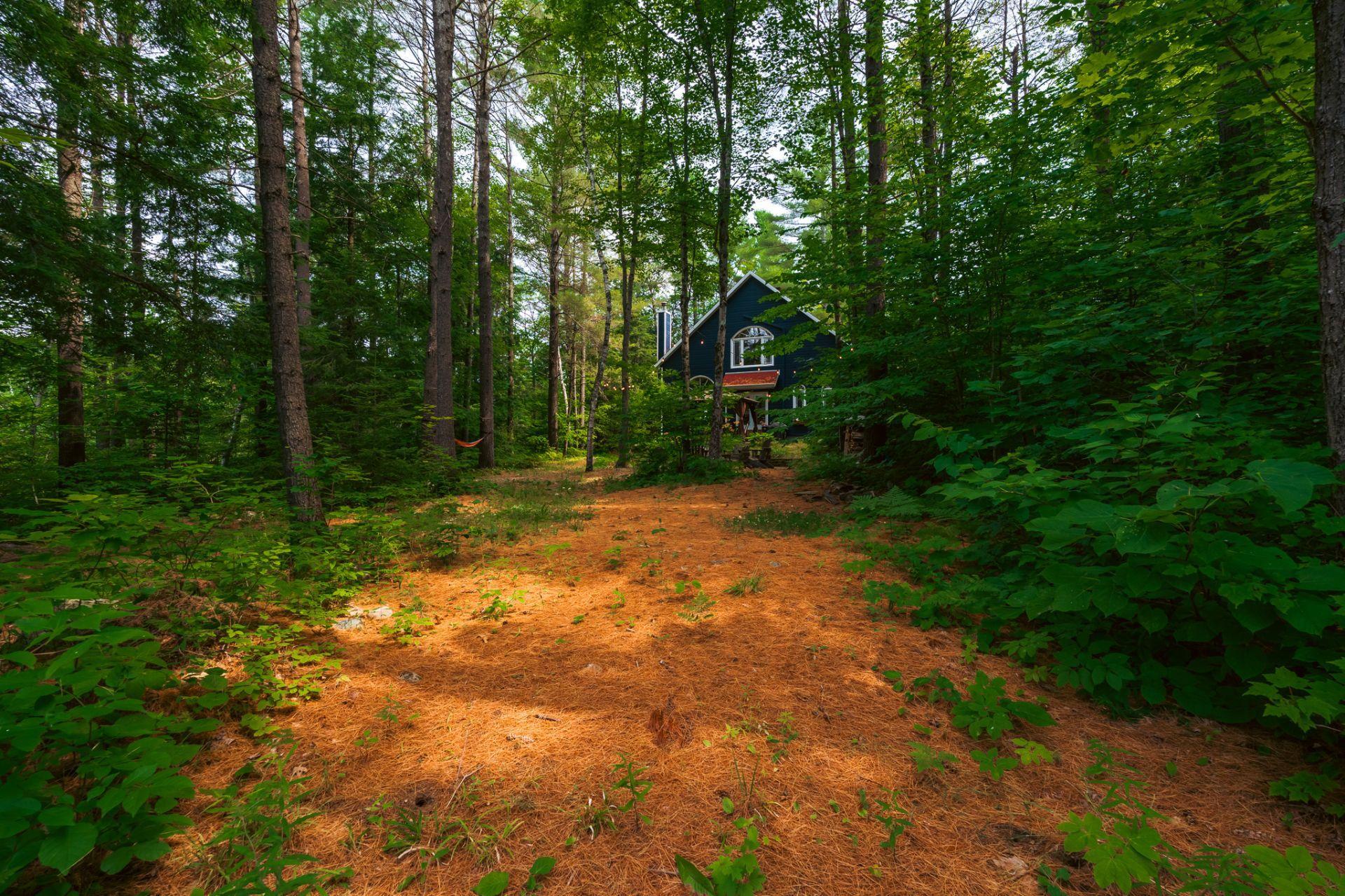 









502


Ch. du Chêne-Rouge

,
Val-des-Monts,




QC
J8N6G1

