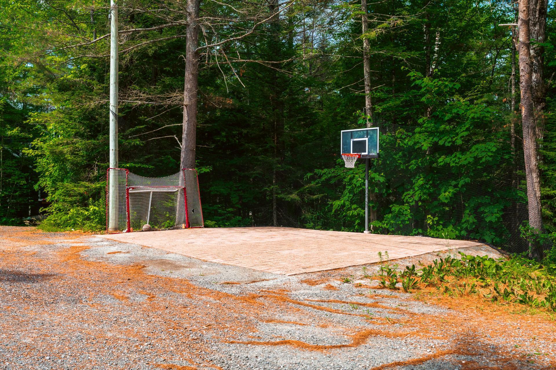 









502


Ch. du Chêne-Rouge

,
Val-des-Monts,




QC
J8N6G1

