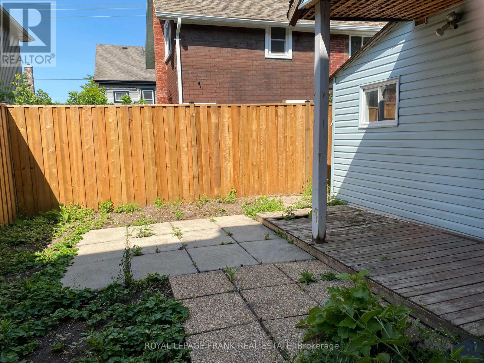 












297 SHERBROOKE STREET

,
Peterborough Central (North),




Ontario
K9J2N7

