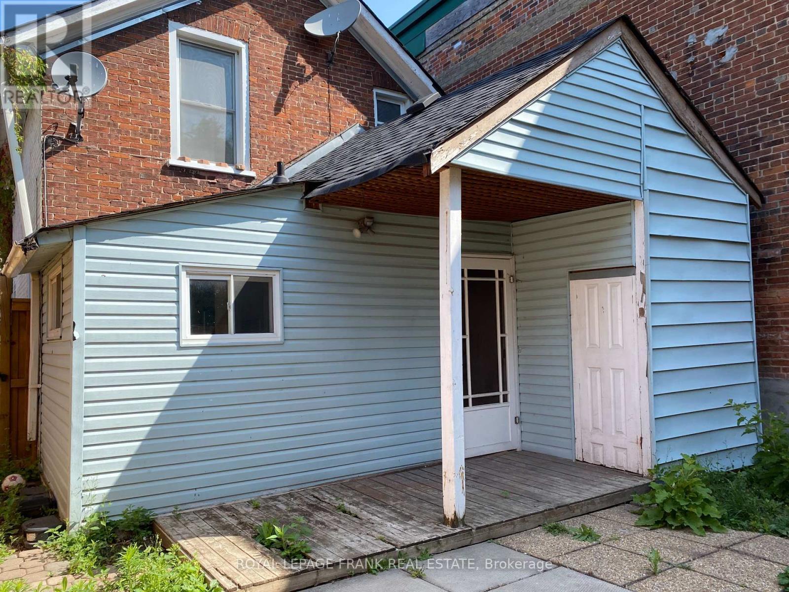 












297 SHERBROOKE STREET

,
Peterborough Central (North),




Ontario
K9J2N7

