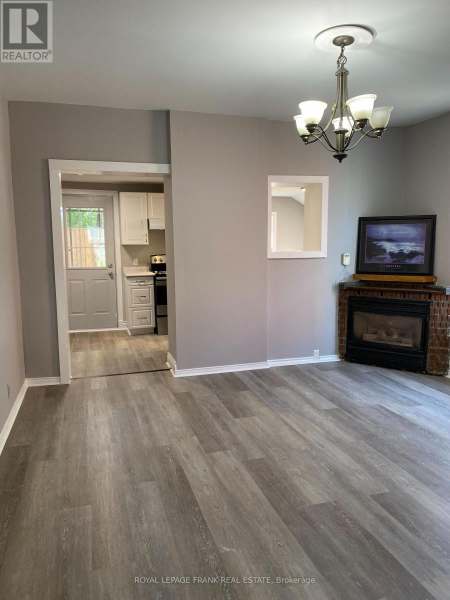 












297 SHERBROOKE STREET

,
Peterborough Central (North),




Ontario
K9J2N7

