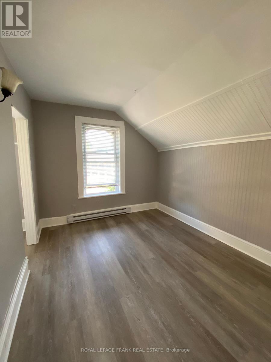 












297 SHERBROOKE STREET

,
Peterborough Central (North),




Ontario
K9J2N7

