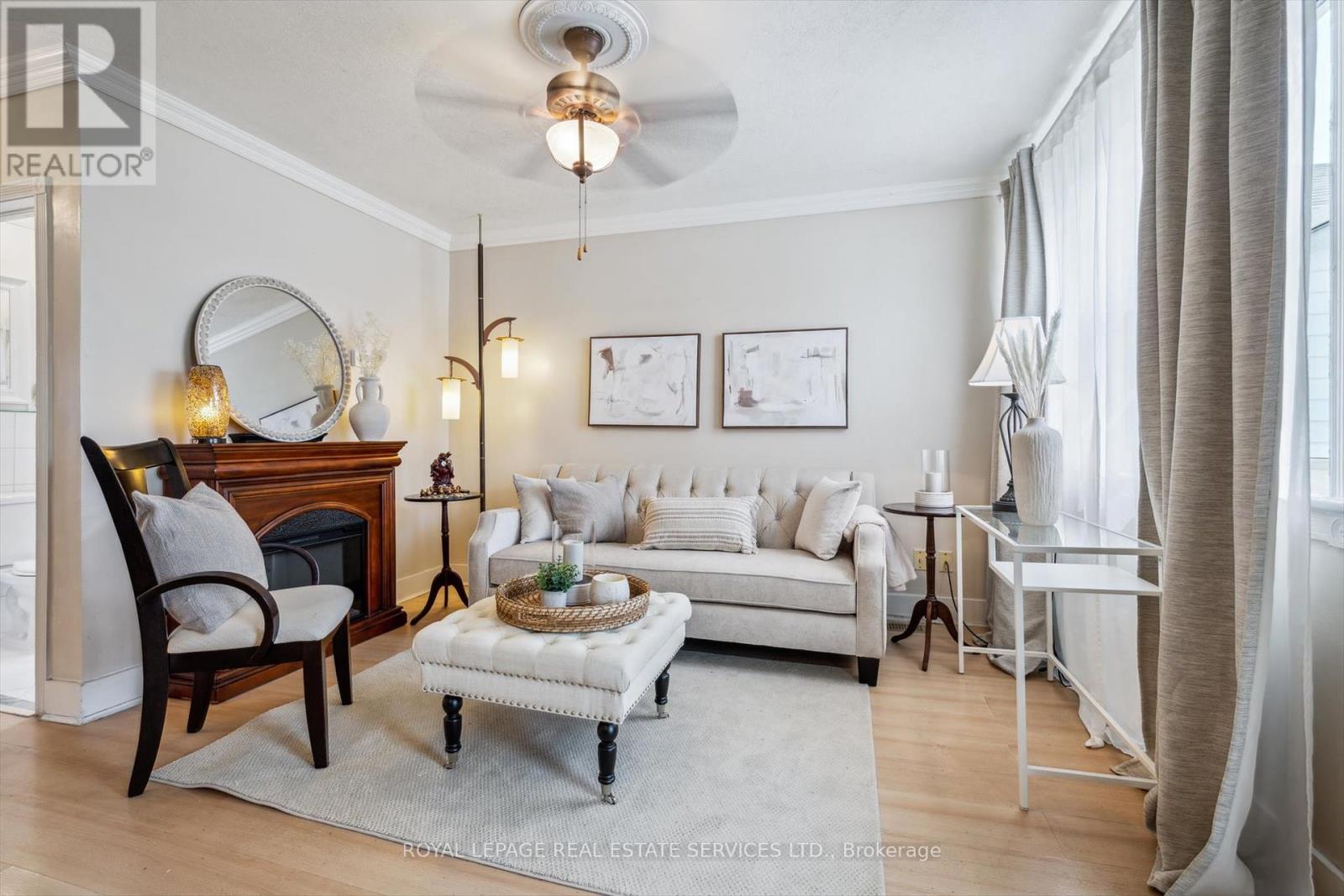












1059 WESTMOUNT AVENUE

,
Mississauga,




Ontario
L5E1X5

