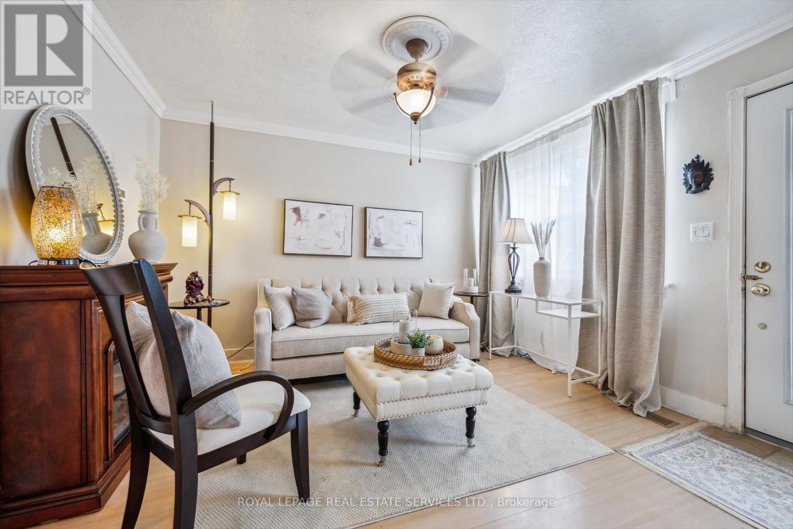 












1059 WESTMOUNT AVENUE

,
Mississauga,




Ontario
L5E1X5

