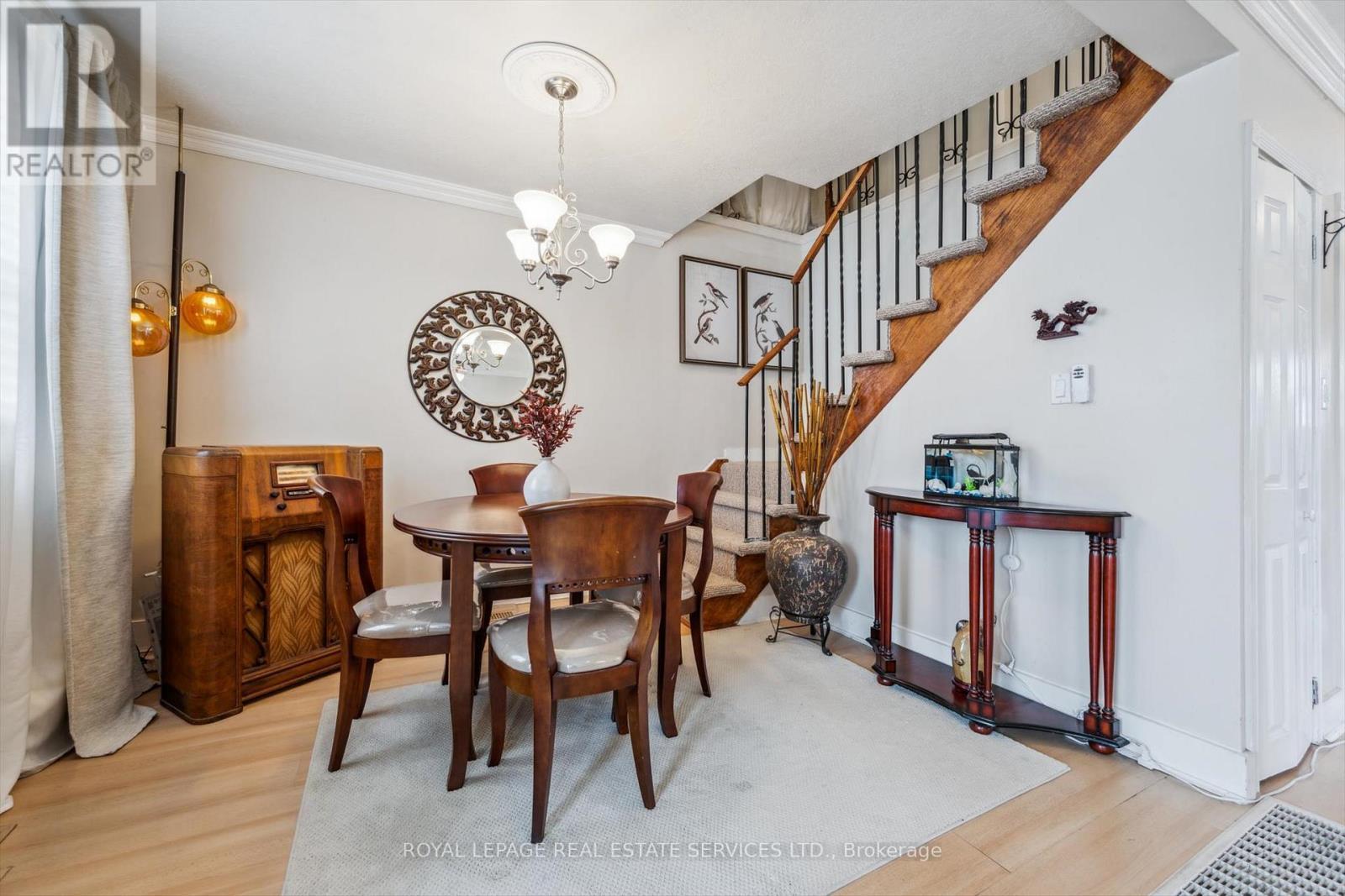 












1059 WESTMOUNT AVENUE

,
Mississauga,




Ontario
L5E1X5

