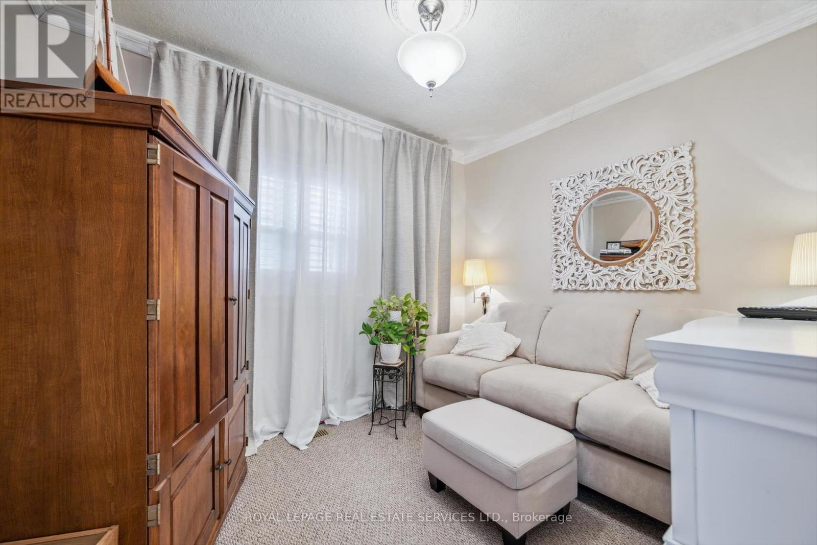 












1059 WESTMOUNT AVENUE

,
Mississauga,




Ontario
L5E1X5

