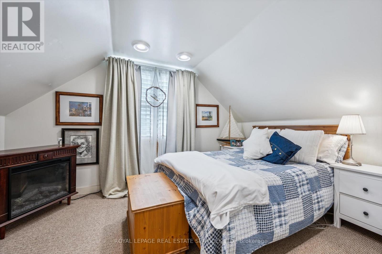 












1059 WESTMOUNT AVENUE

,
Mississauga,




Ontario
L5E1X5

