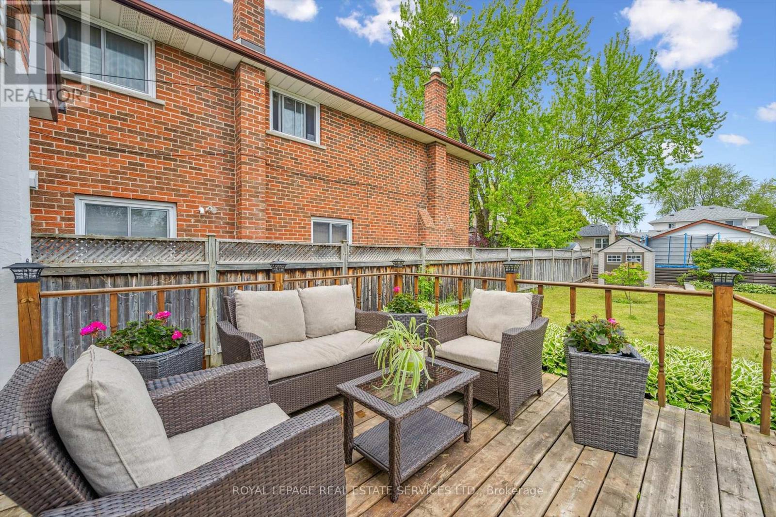 












1059 WESTMOUNT AVENUE

,
Mississauga,




Ontario
L5E1X5

