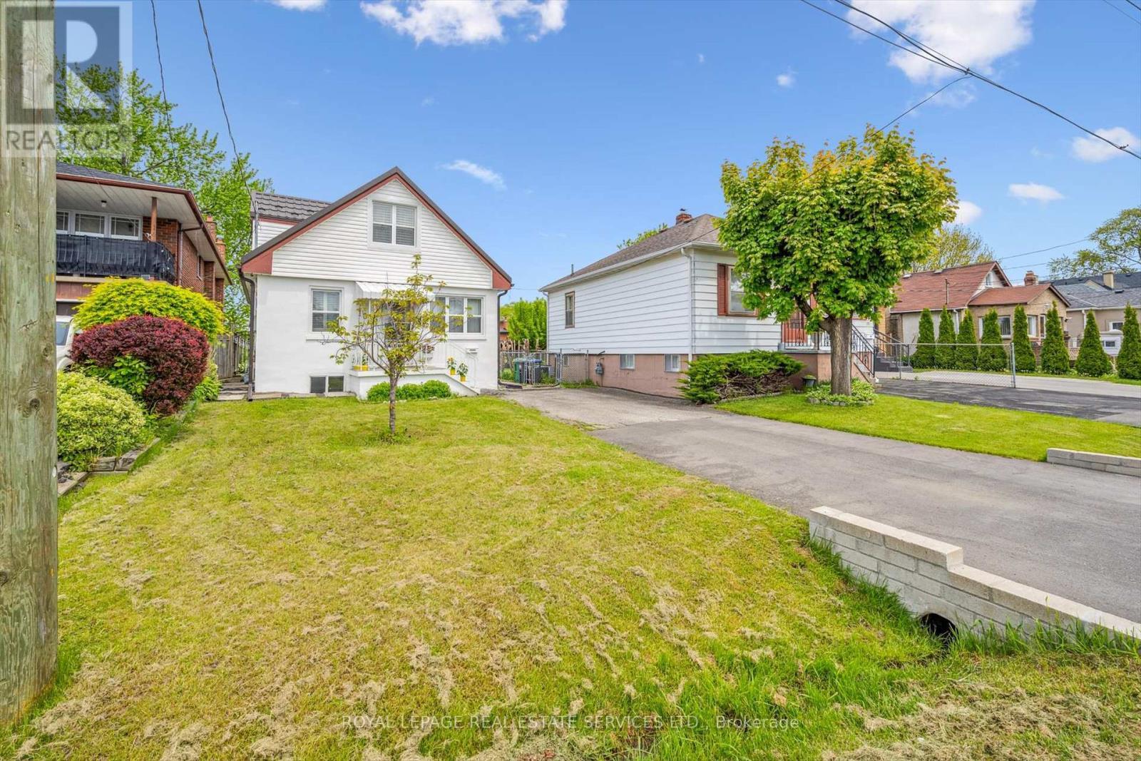 












1059 WESTMOUNT AVENUE

,
Mississauga,




Ontario
L5E1X5


