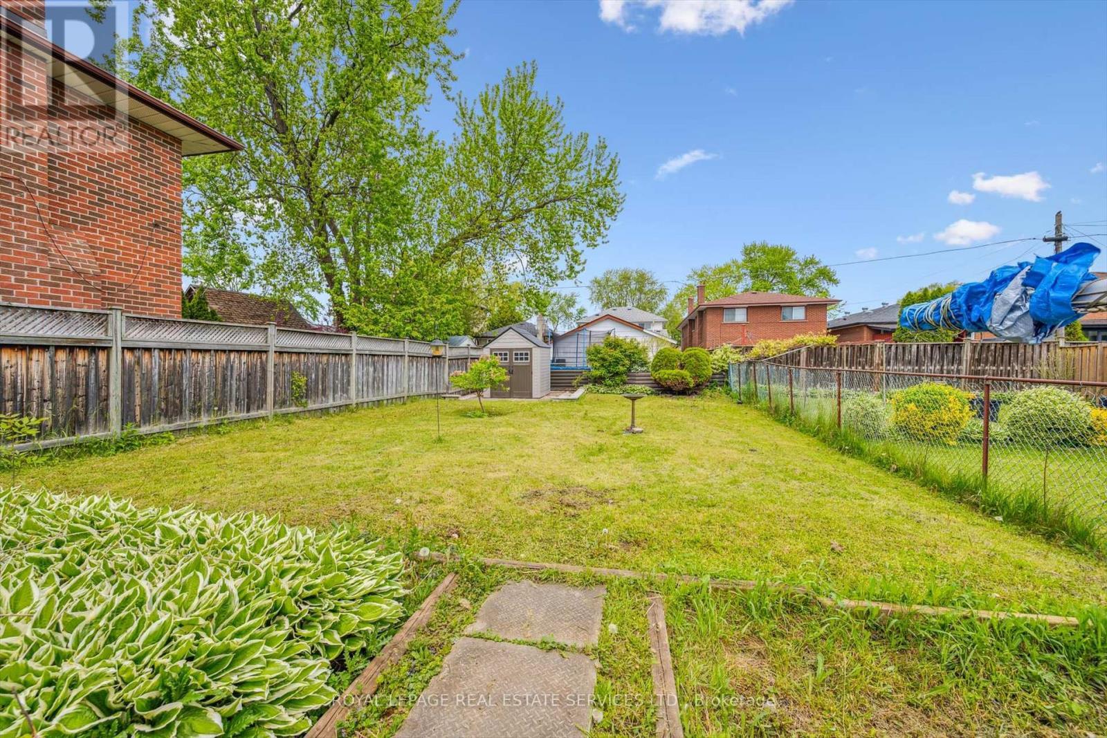 












1059 WESTMOUNT AVENUE

,
Mississauga,




Ontario
L5E1X5

