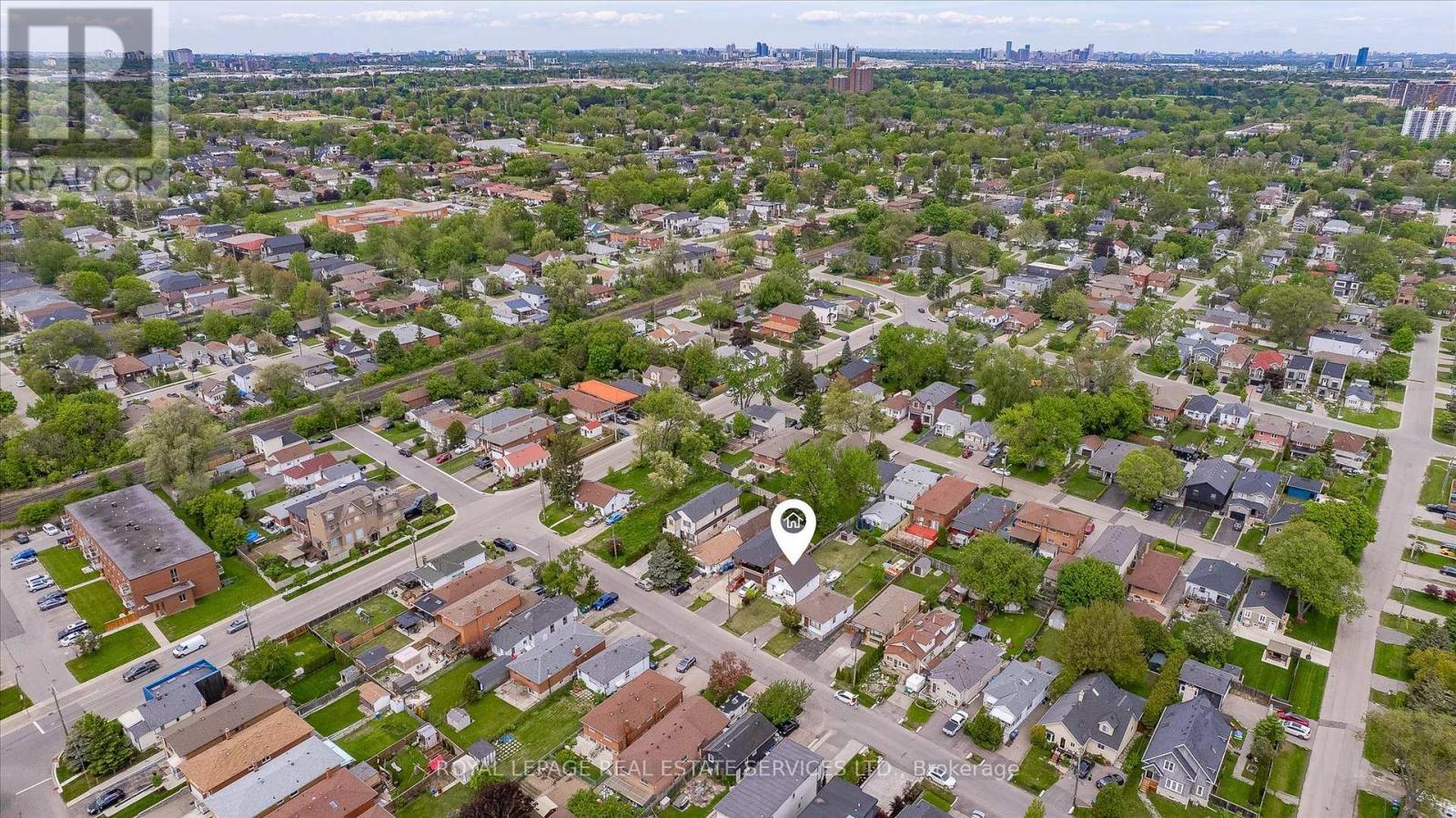 












1059 WESTMOUNT AVENUE

,
Mississauga,




Ontario
L5E1X5

