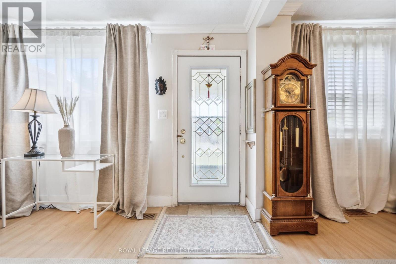 












1059 WESTMOUNT AVENUE

,
Mississauga,




Ontario
L5E1X5

