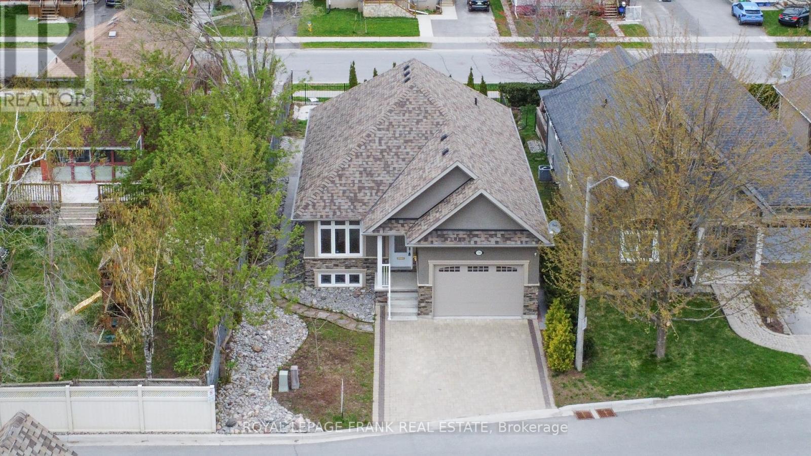 












8 - 24 BRINTON DRIVE

,
Peterborough South (West),




Ontario
K9J8S8

