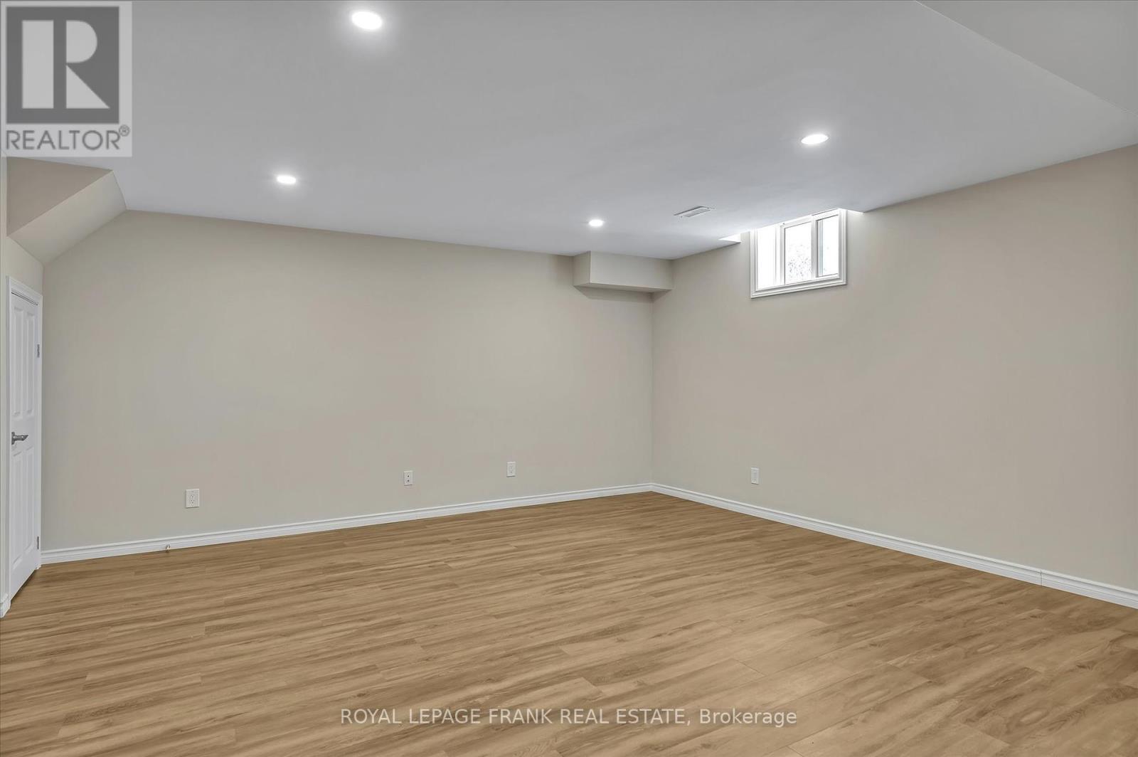 












8 - 24 BRINTON DRIVE

,
Peterborough South (West),




Ontario
K9J8S8

