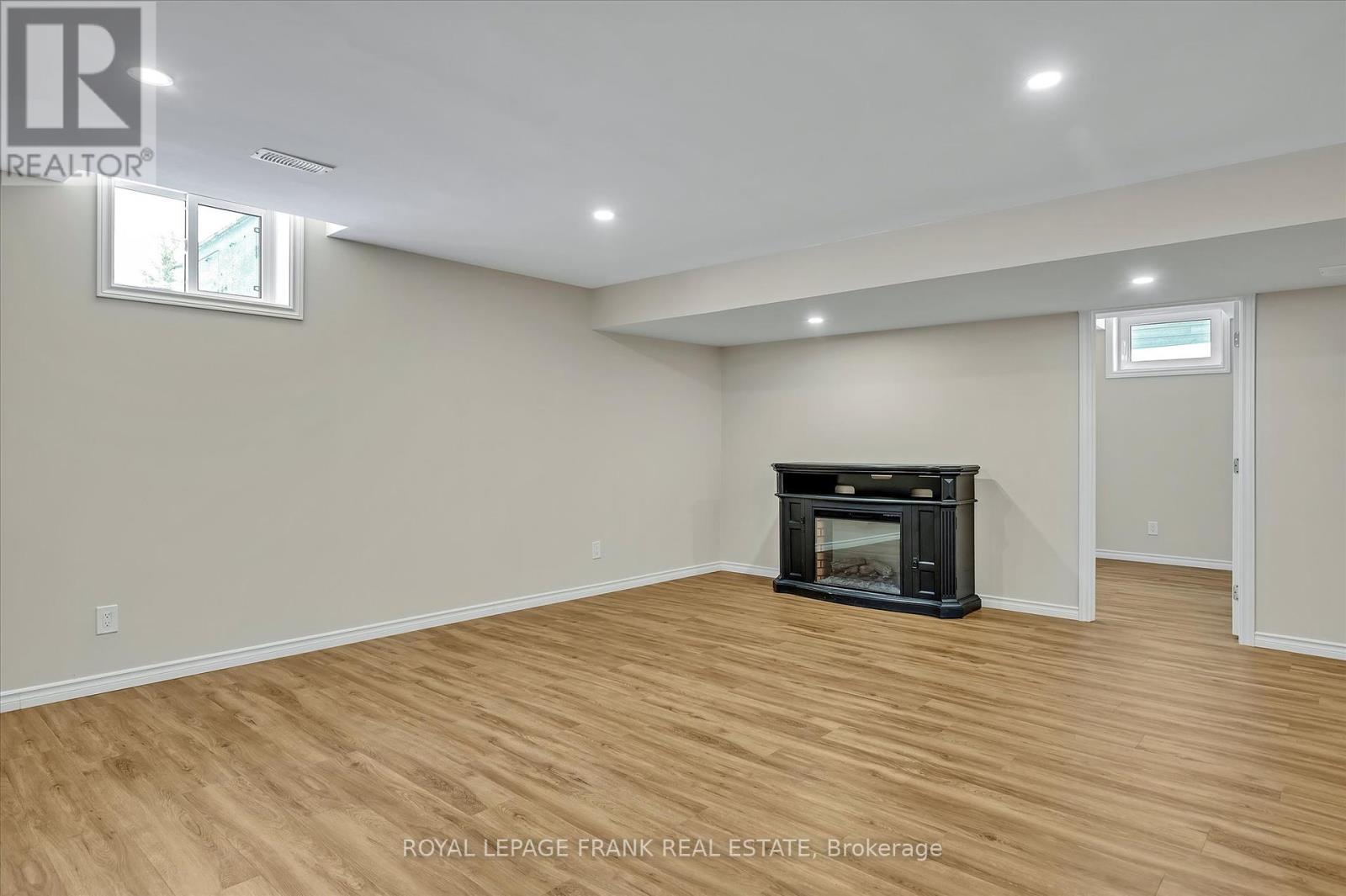 












8 - 24 BRINTON DRIVE

,
Peterborough South (West),




Ontario
K9J8S8

