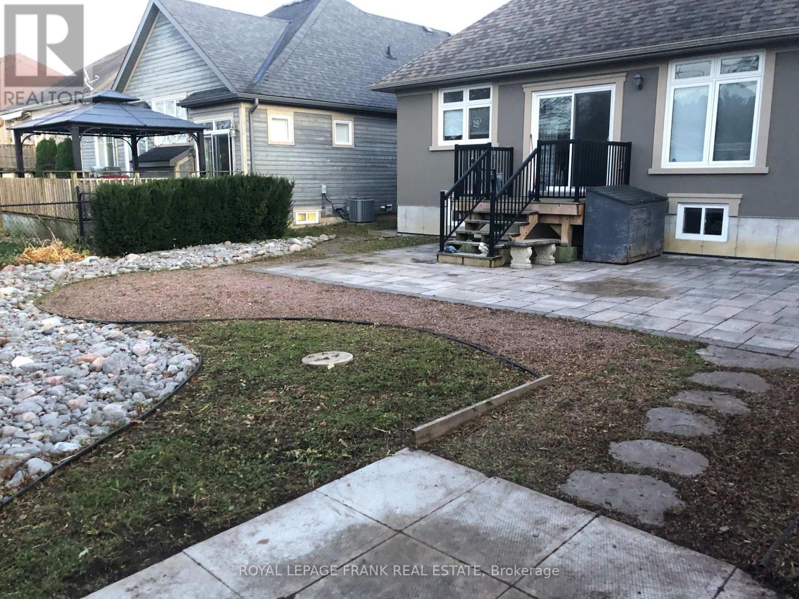 












8 - 24 BRINTON DRIVE

,
Peterborough South (West),




Ontario
K9J8S8

