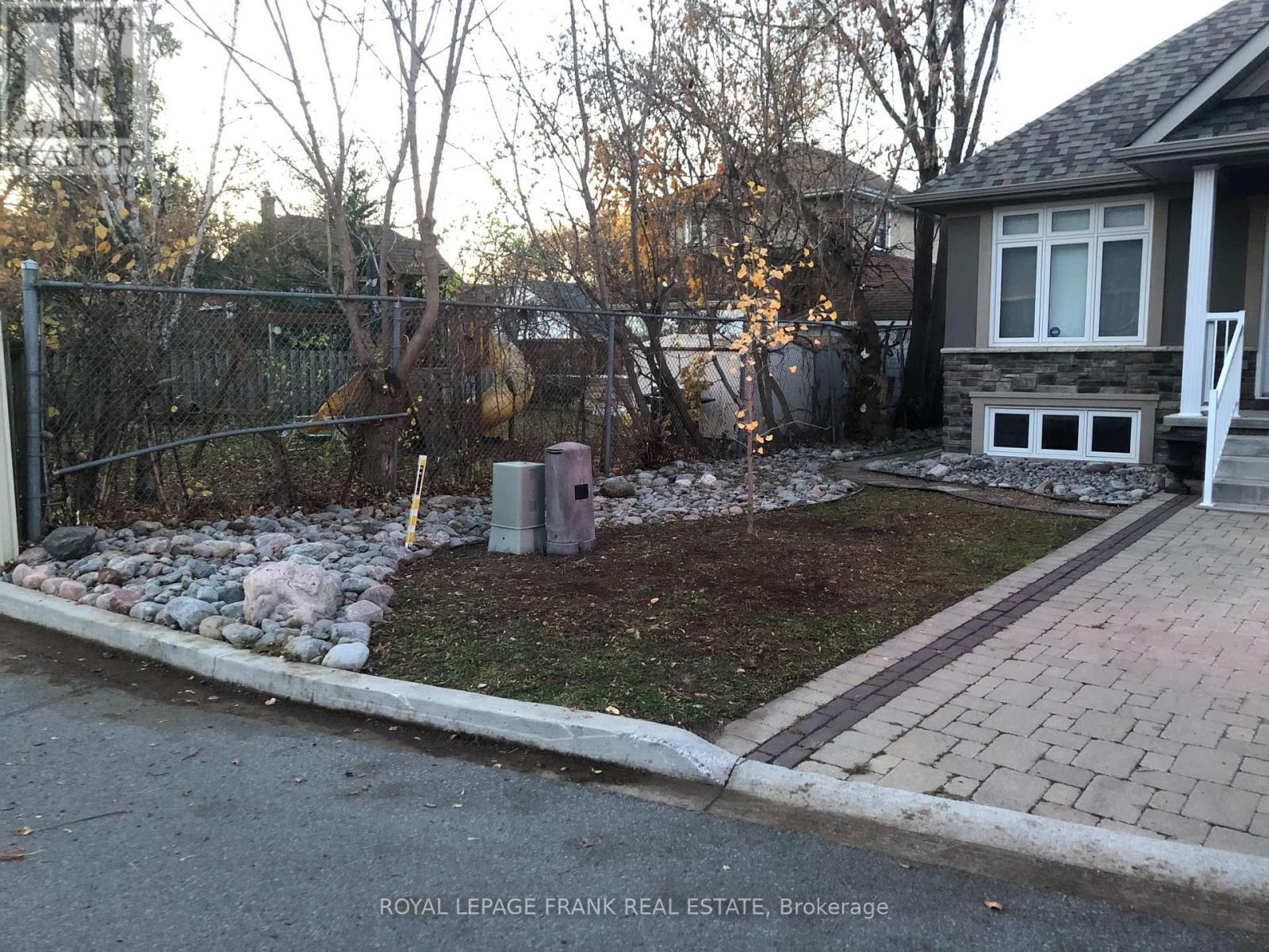 












8 - 24 BRINTON DRIVE

,
Peterborough South (West),




Ontario
K9J8S8

