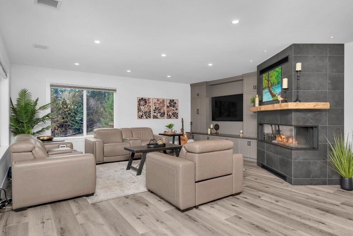 









5393


East Vernon

Road,
Vernon,







BC
V1B 3J7

