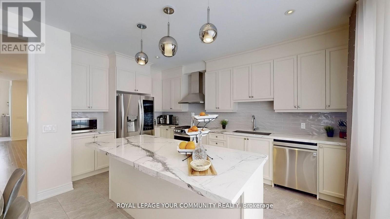 












128 BEN SINCLAIR AVENUE

,
East Gwillimbury,




Ontario
L9N0Z2

