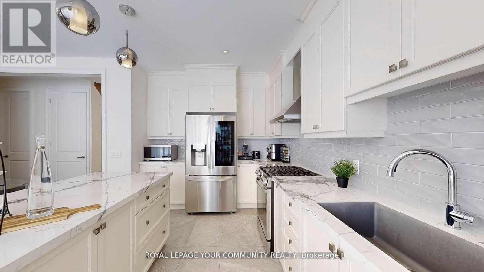 












128 BEN SINCLAIR AVENUE

,
East Gwillimbury,




Ontario
L9N0Z2

