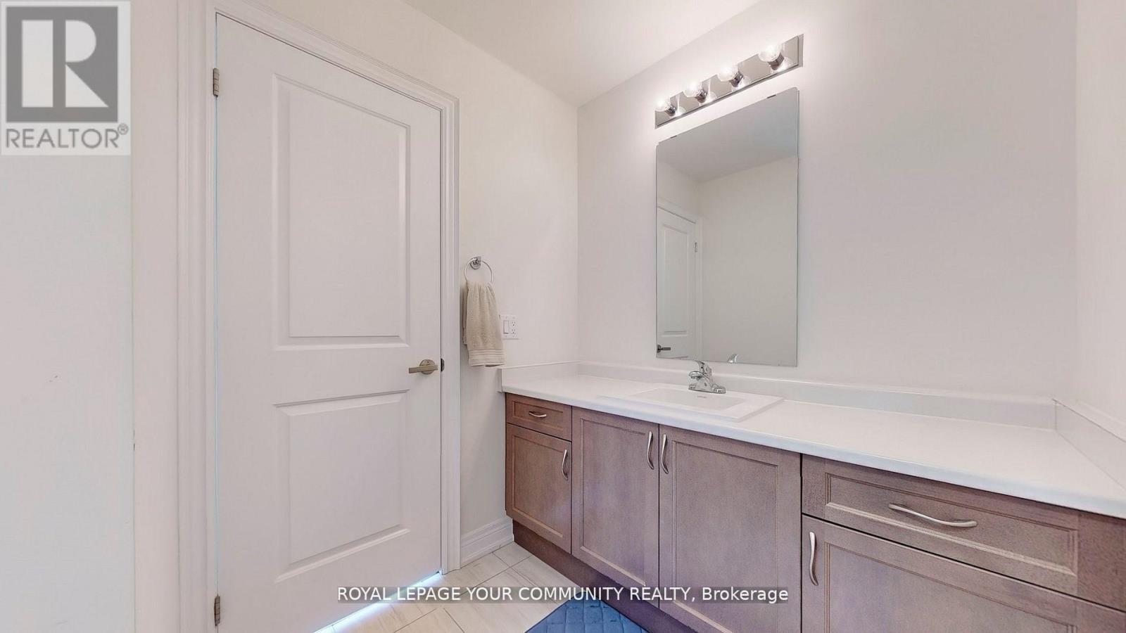 












128 BEN SINCLAIR AVENUE

,
East Gwillimbury,




Ontario
L9N0Z2


