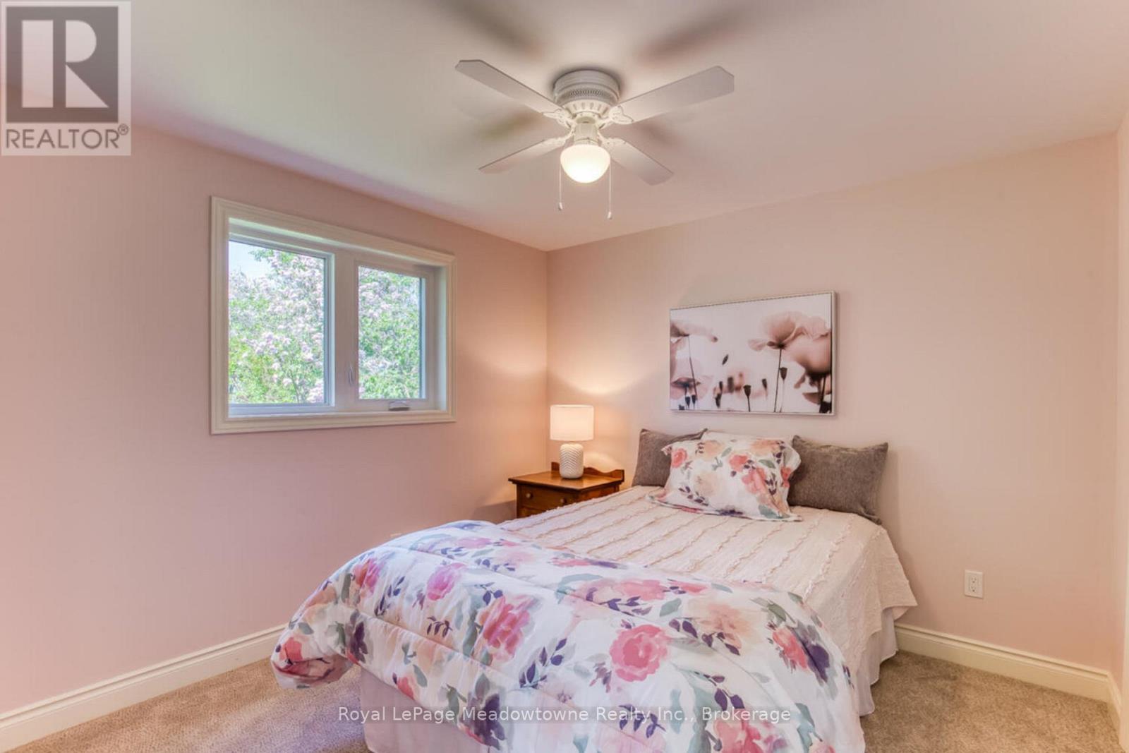 












30 CLUTHE CRESCENT

,
Kitchener,




Ontario
N2P1M8

