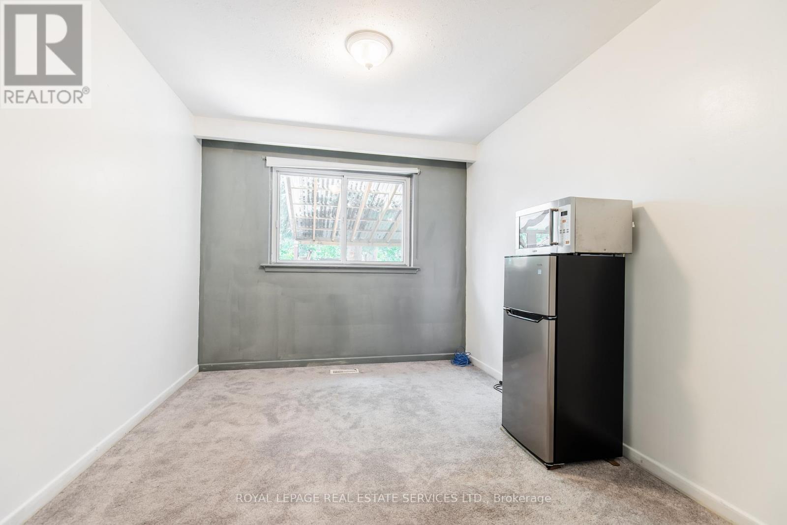 












75 UPWOOD AVENUE

,
Toronto,




Ontario
M6L3A4

