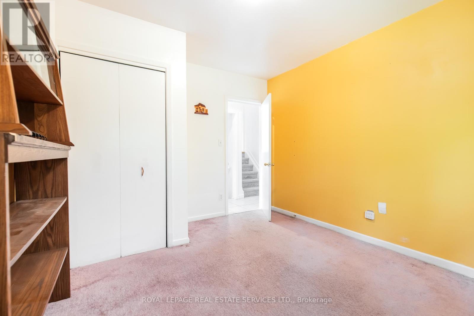 












75 UPWOOD AVENUE

,
Toronto,




Ontario
M6L3A4

