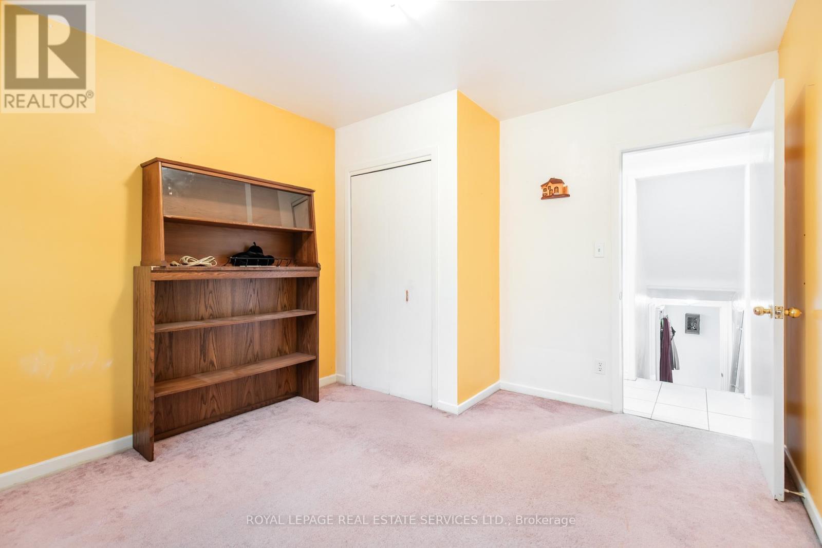












75 UPWOOD AVENUE

,
Toronto,




Ontario
M6L3A4

