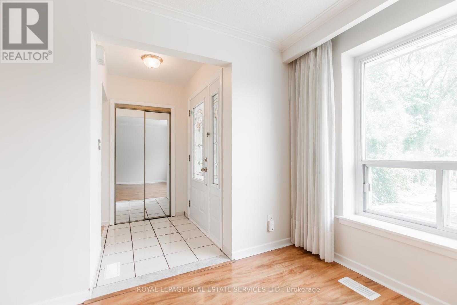 












75 UPWOOD AVENUE

,
Toronto,




Ontario
M6L3A4

