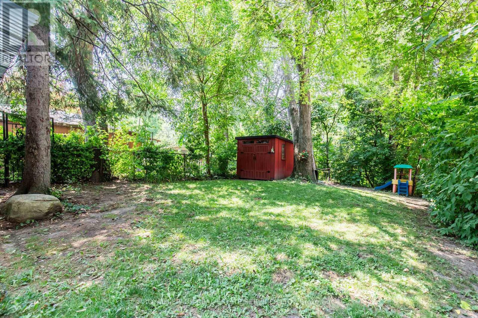 












75 UPWOOD AVENUE

,
Toronto,




Ontario
M6L3A4

