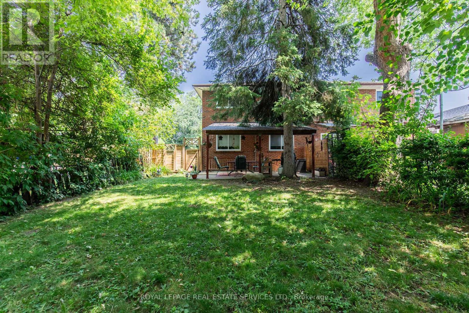 












75 UPWOOD AVENUE

,
Toronto,




Ontario
M6L3A4

