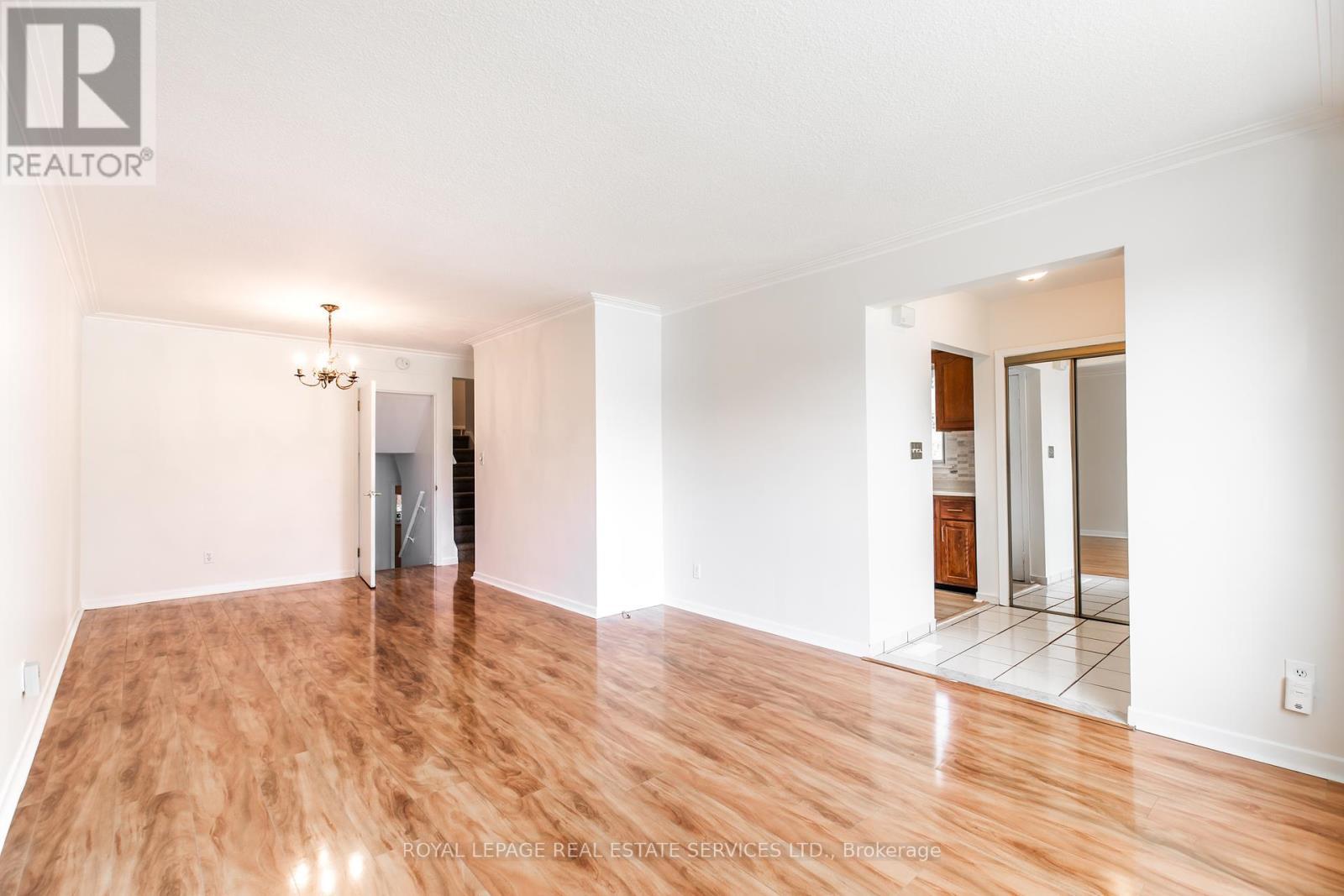 












75 UPWOOD AVENUE

,
Toronto,




Ontario
M6L3A4

