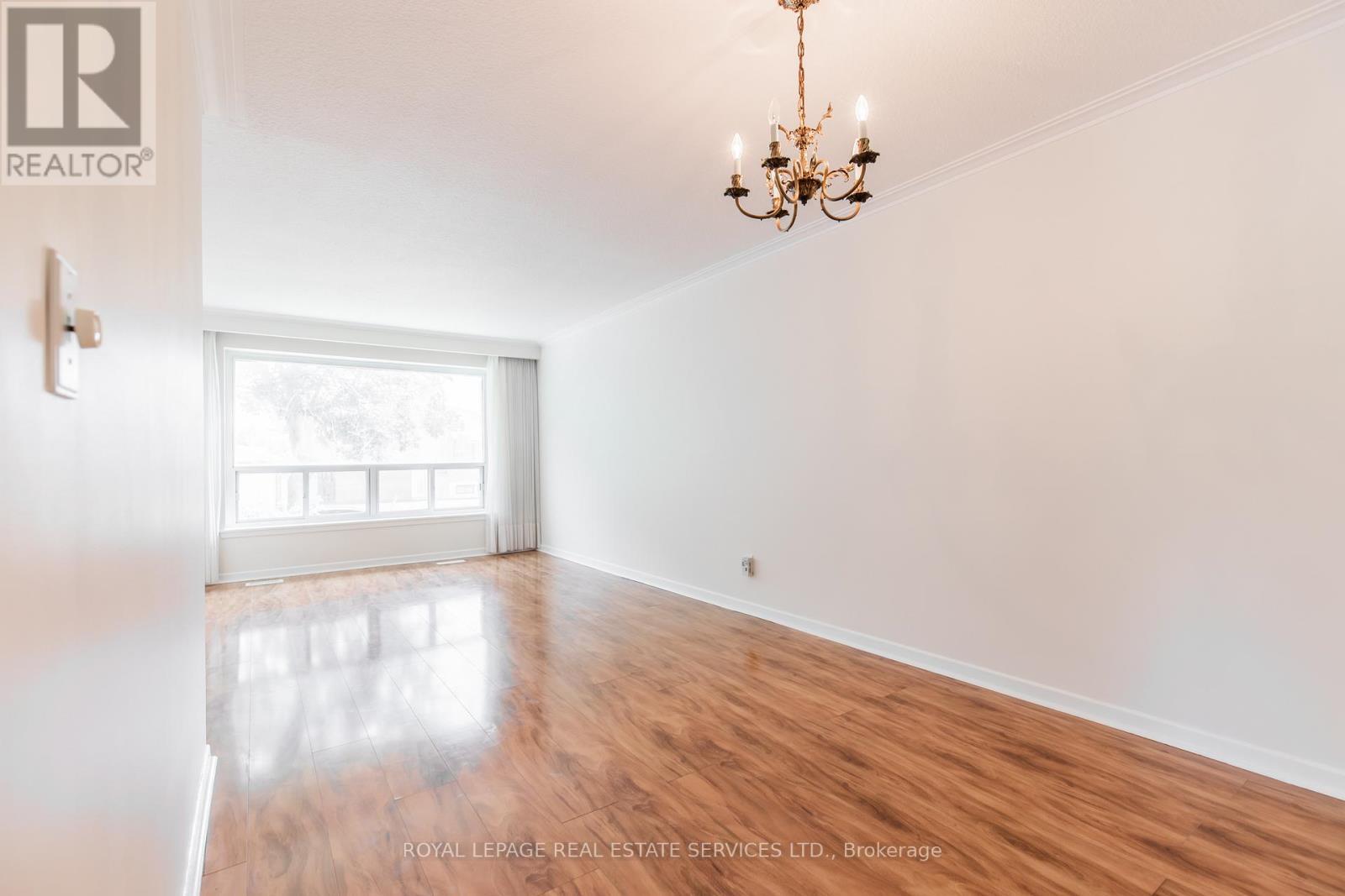 












75 UPWOOD AVENUE

,
Toronto,




Ontario
M6L3A4

