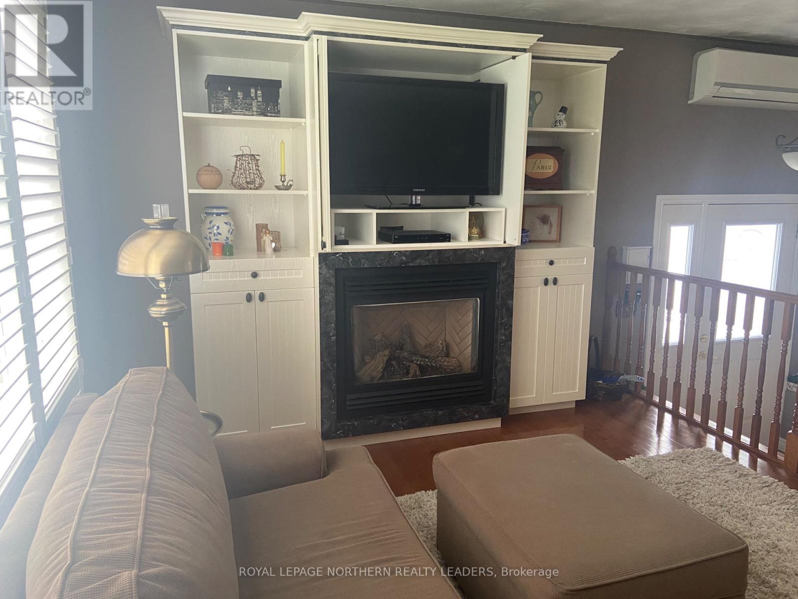 












272 MALETTE CRESCENT

,
Timmins (TNW - Riverpark),




Ontario
P4P1C5

