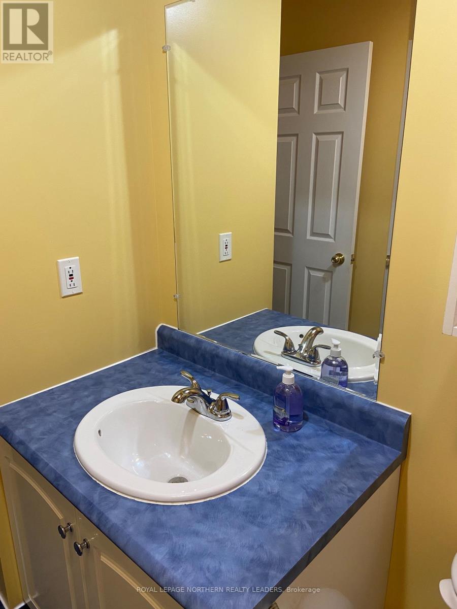 












272 MALETTE CRESCENT

,
Timmins (TNW - Riverpark),




Ontario
P4P1C5

