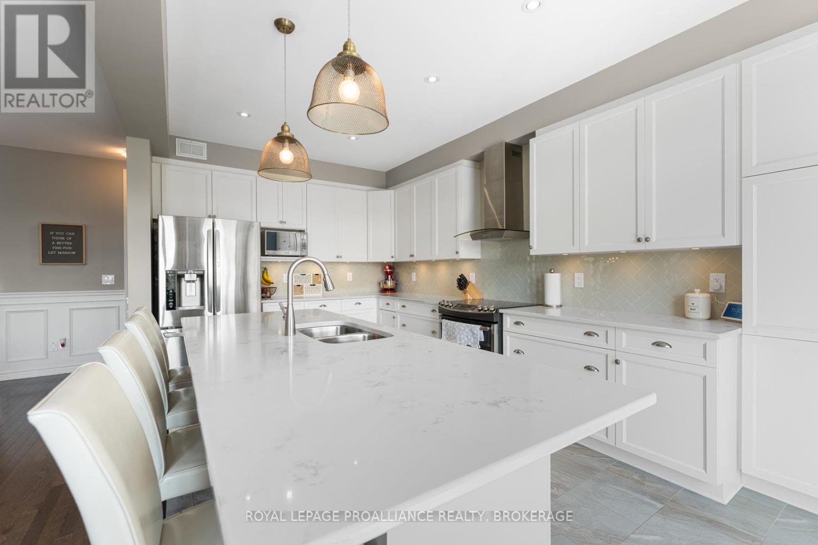 












1036 WOODHAVEN DRIVE

,
Kingston (City Northwest),




Ontario
K7P0H7

