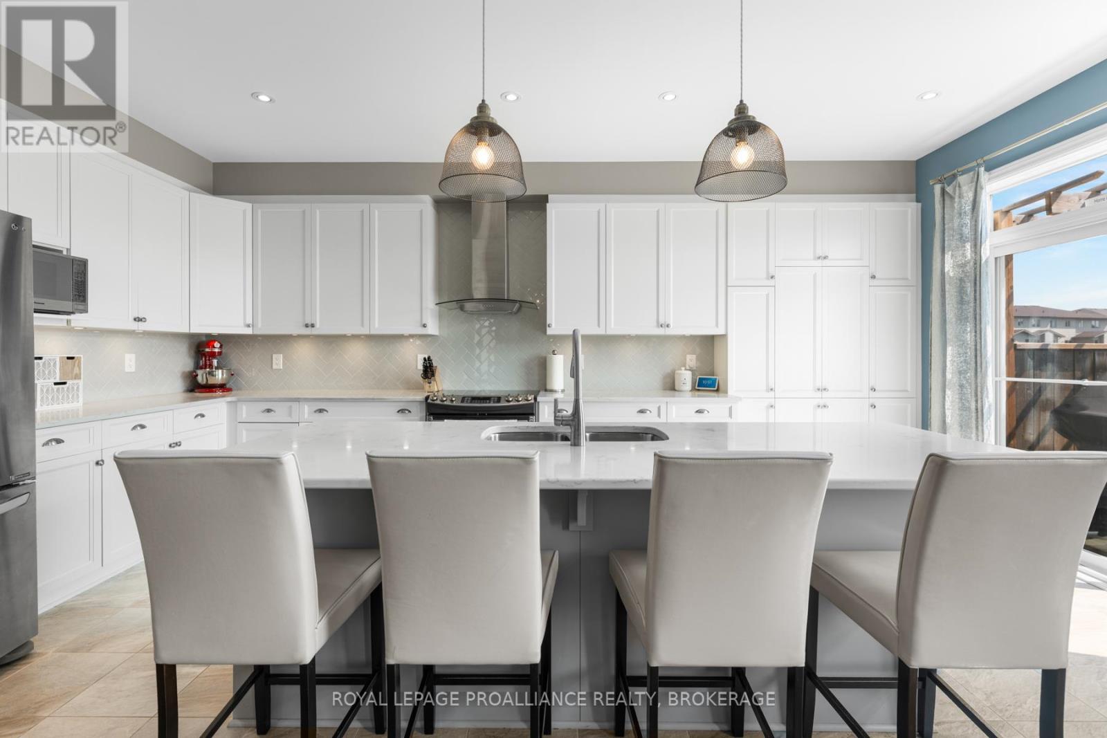 












1036 WOODHAVEN DRIVE

,
Kingston (City Northwest),




Ontario
K7P0H7

